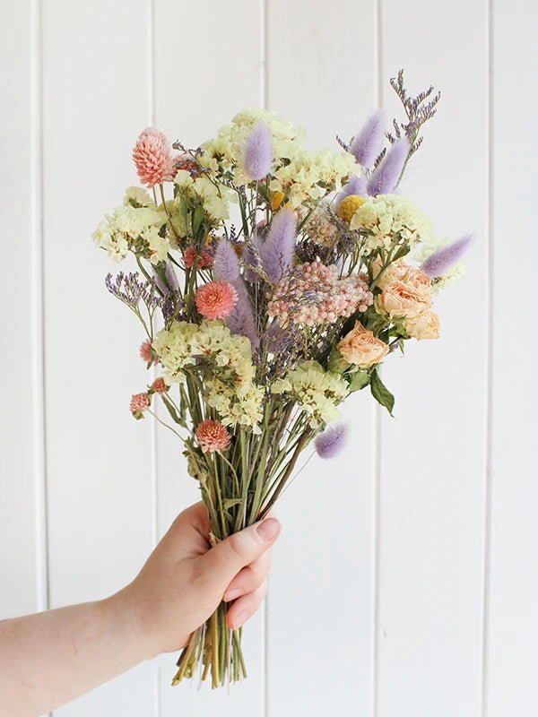 Bouquet de fleurs séchées &quot;Écho Pastel&quot; - Fleuriste Binette et filles - Montréal Montréal
